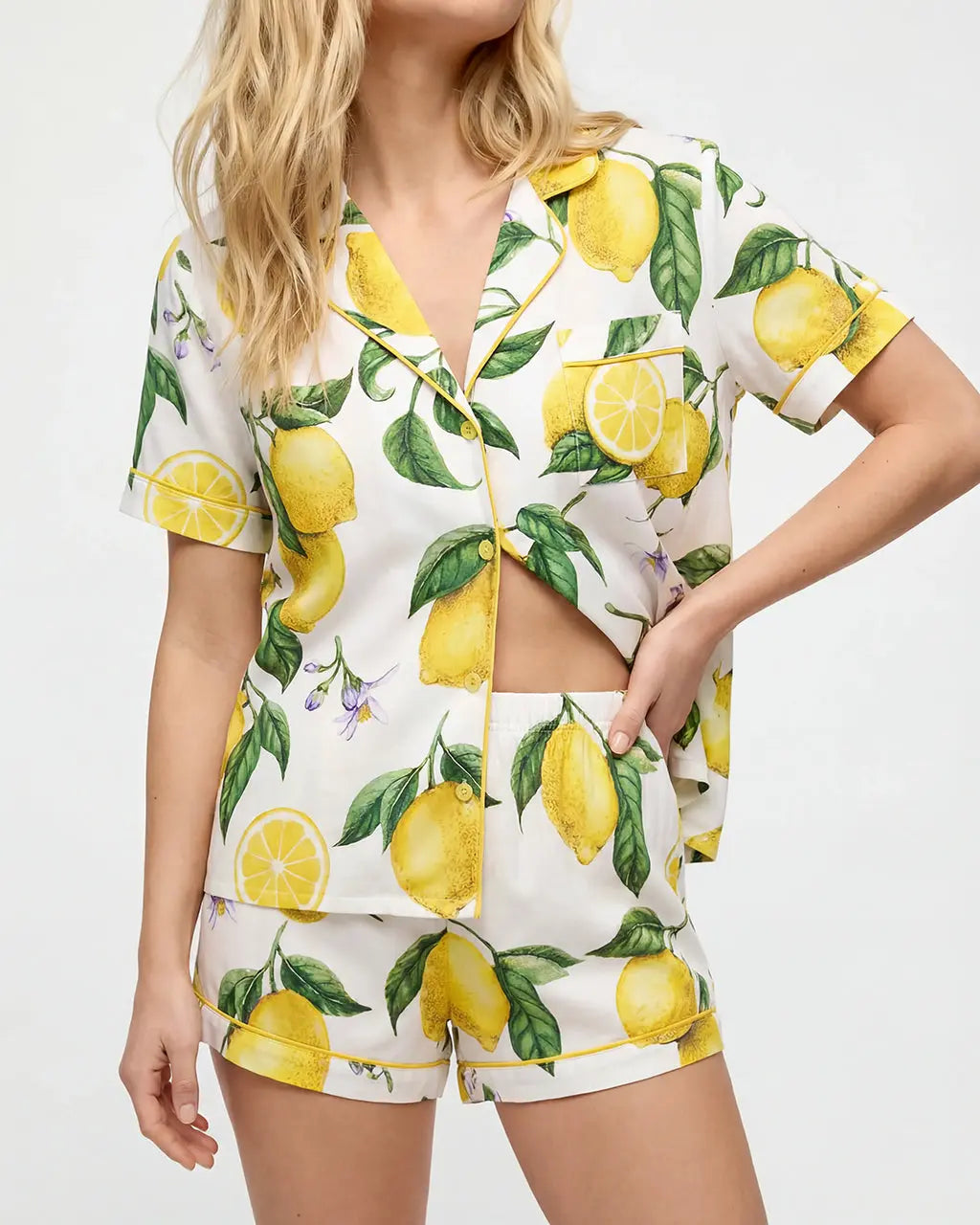 SOLACE CHICLemon Print Short Pajama Set