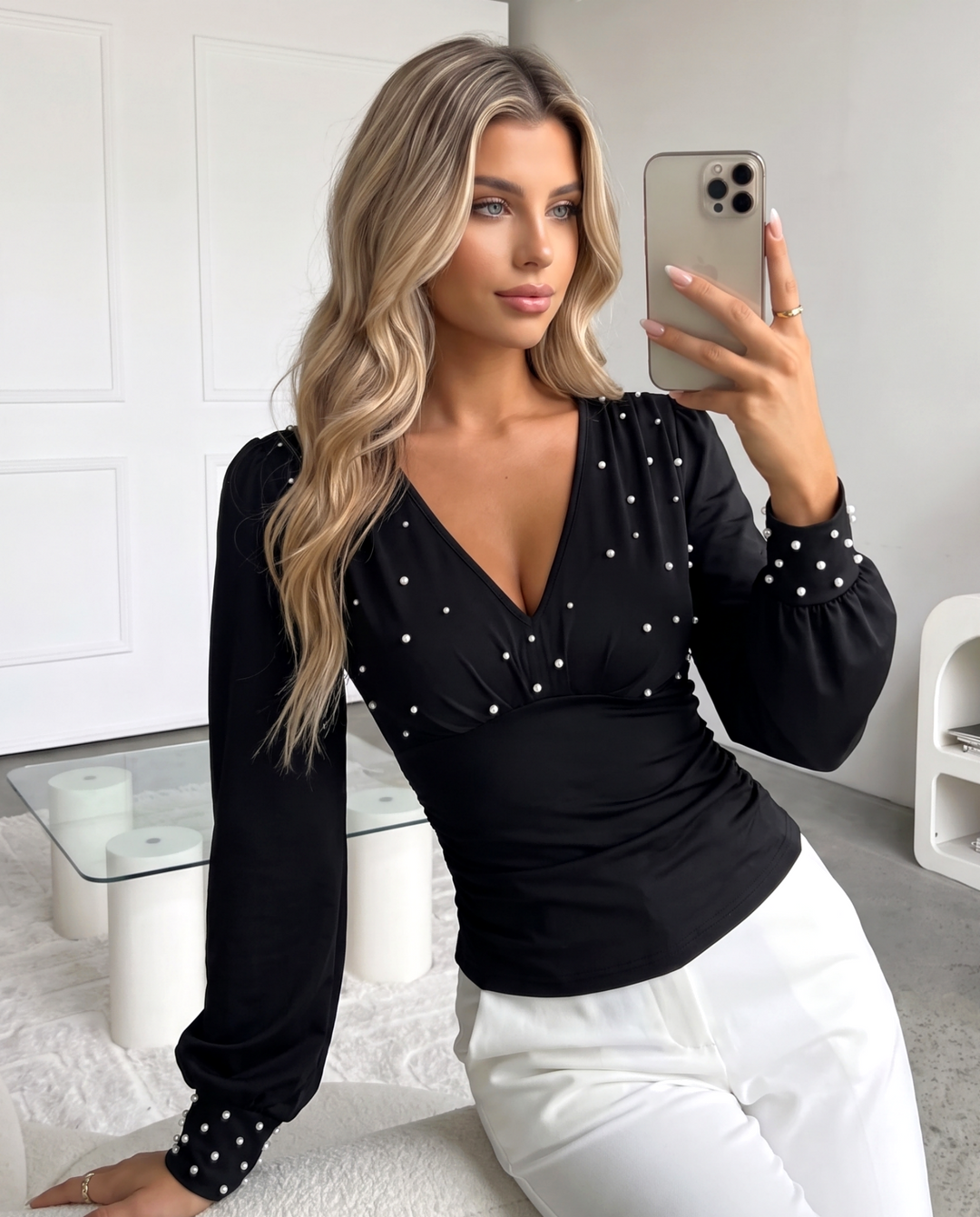 Pearl Beaded V‑Neck Lantern Long Sleeve Slim T-Shirts