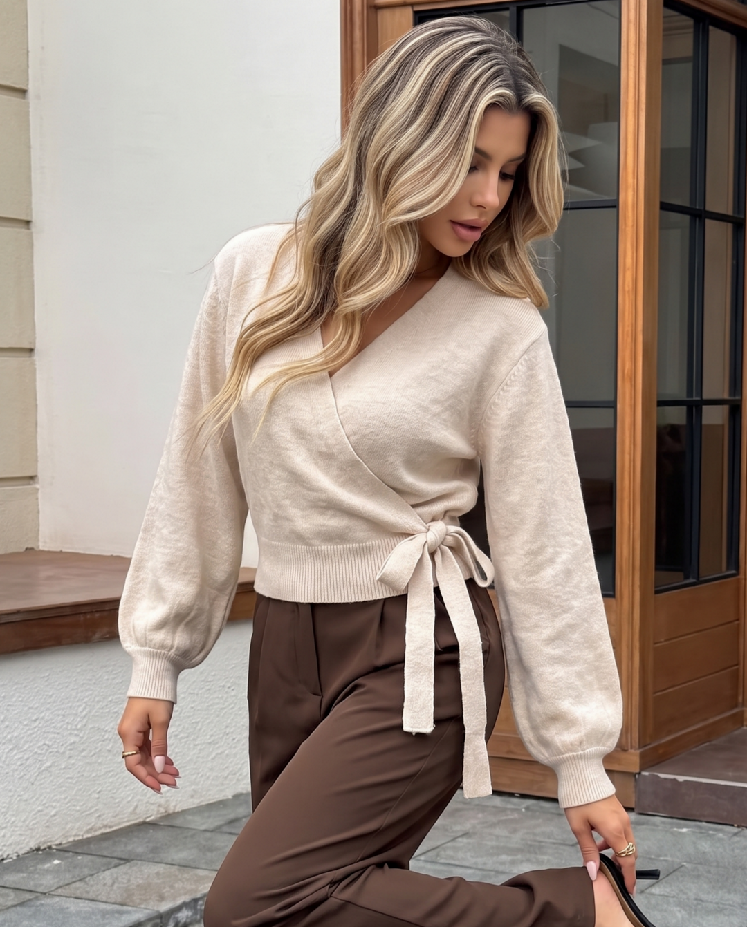 Elegant V‑Neck Lantern Sleeve Waist Tie Knit Sweater