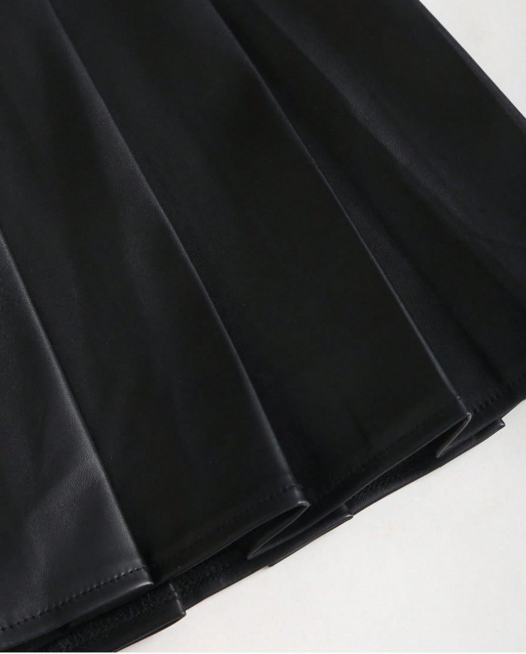 SOLACEBlack PU Faux Leather Double Buckle Belted Pleated Mini Skirt