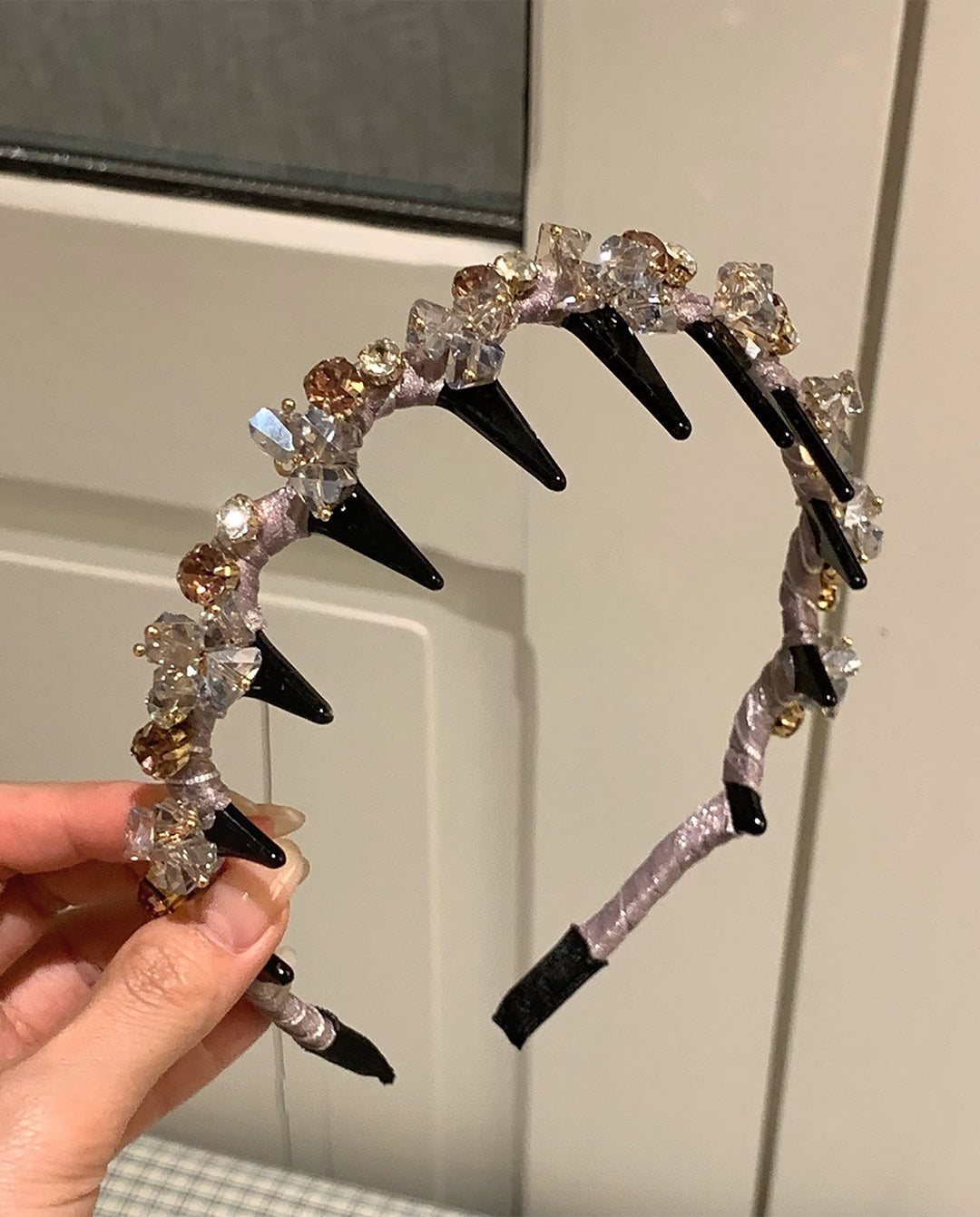 SOLACEJagged Teeth Rhinestone Anti-slip Serrated Headband