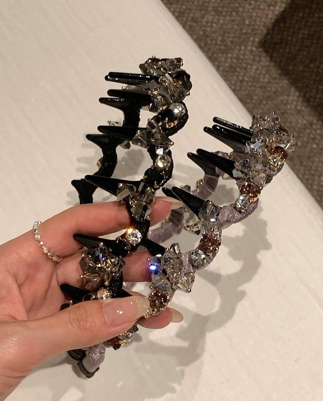 SOLACEJagged Teeth Rhinestone Anti-slip Serrated Headband