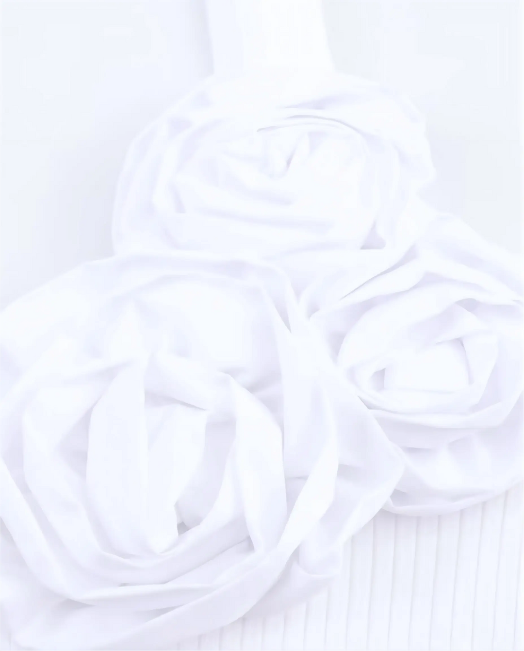 SOLACE  White 3D Flower Applique Ribbed Knit Regular Length Tank Top 