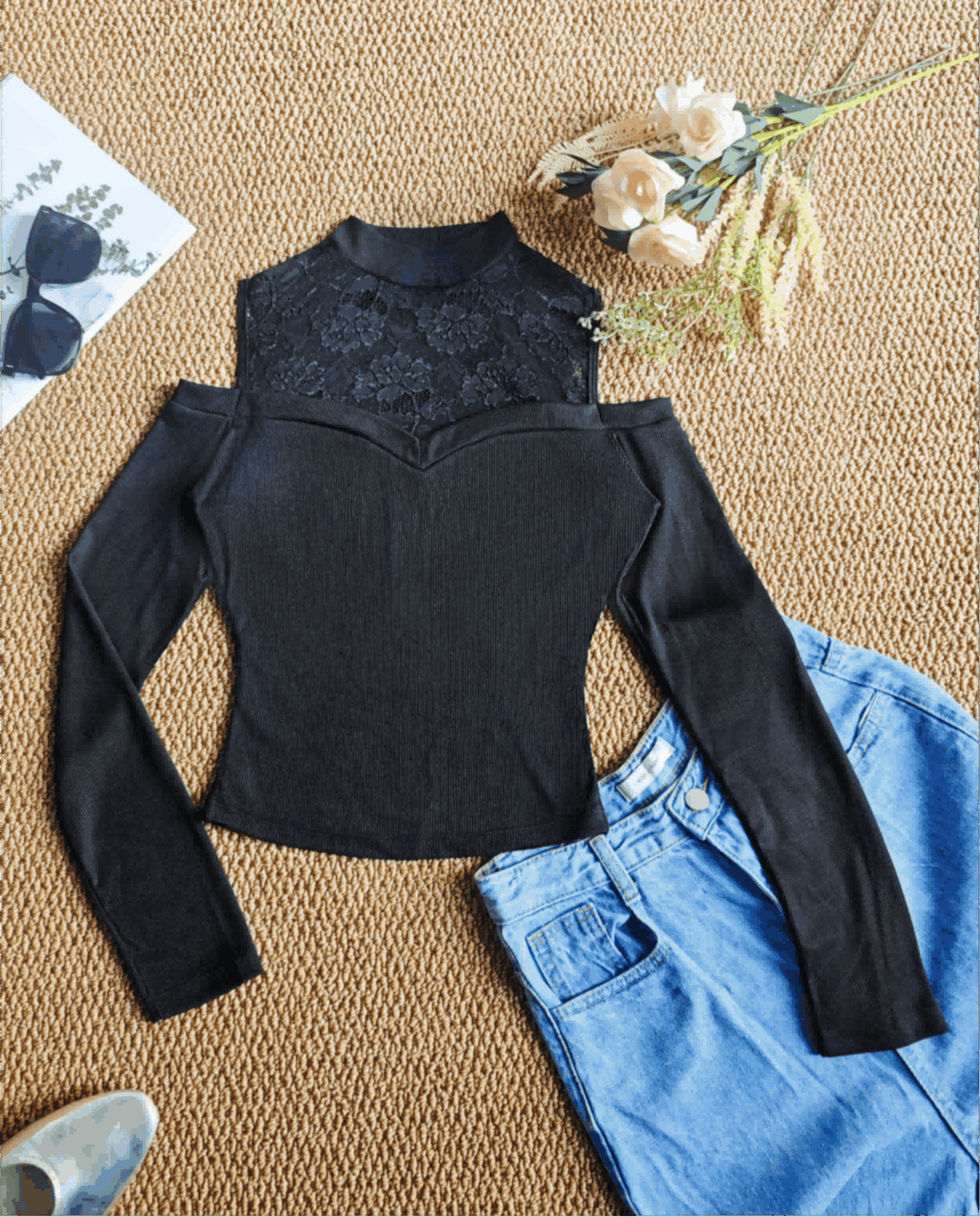 Lace-Insert Long Sleeve Ribbed Fitted Cropped Top