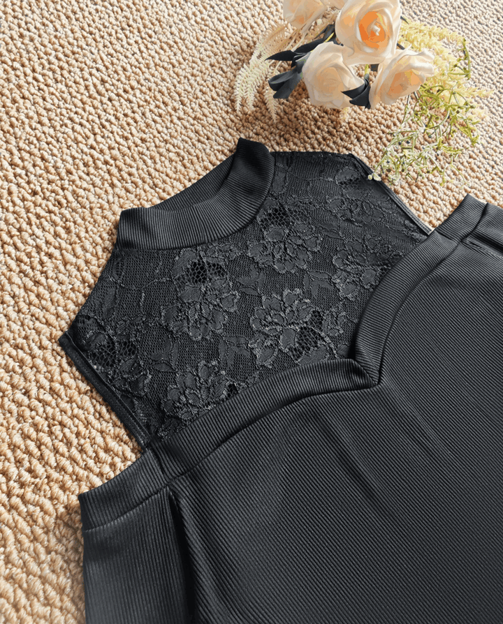 Lace-Insert Long Sleeve Ribbed Fitted Cropped Top