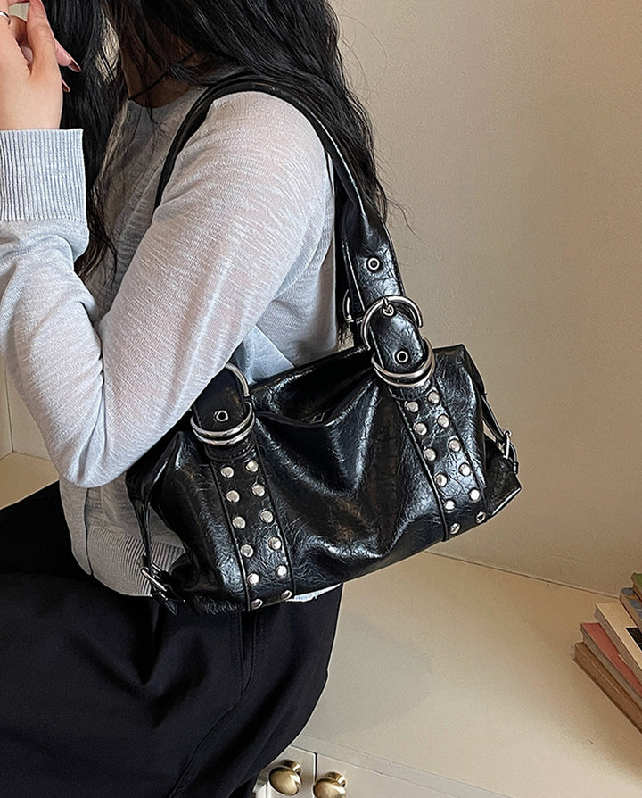 Black Crinkled Faux Leather Shoulder Bag Silver Rivet O‑Ring Decor Y2K Satchel Handbag