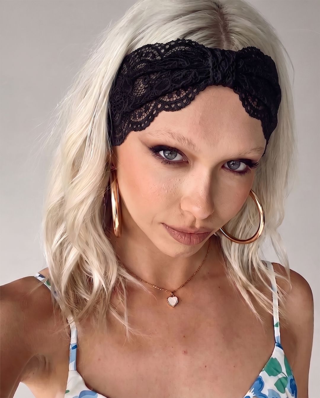 Knotted Scalloped Floral Lace Headband Set