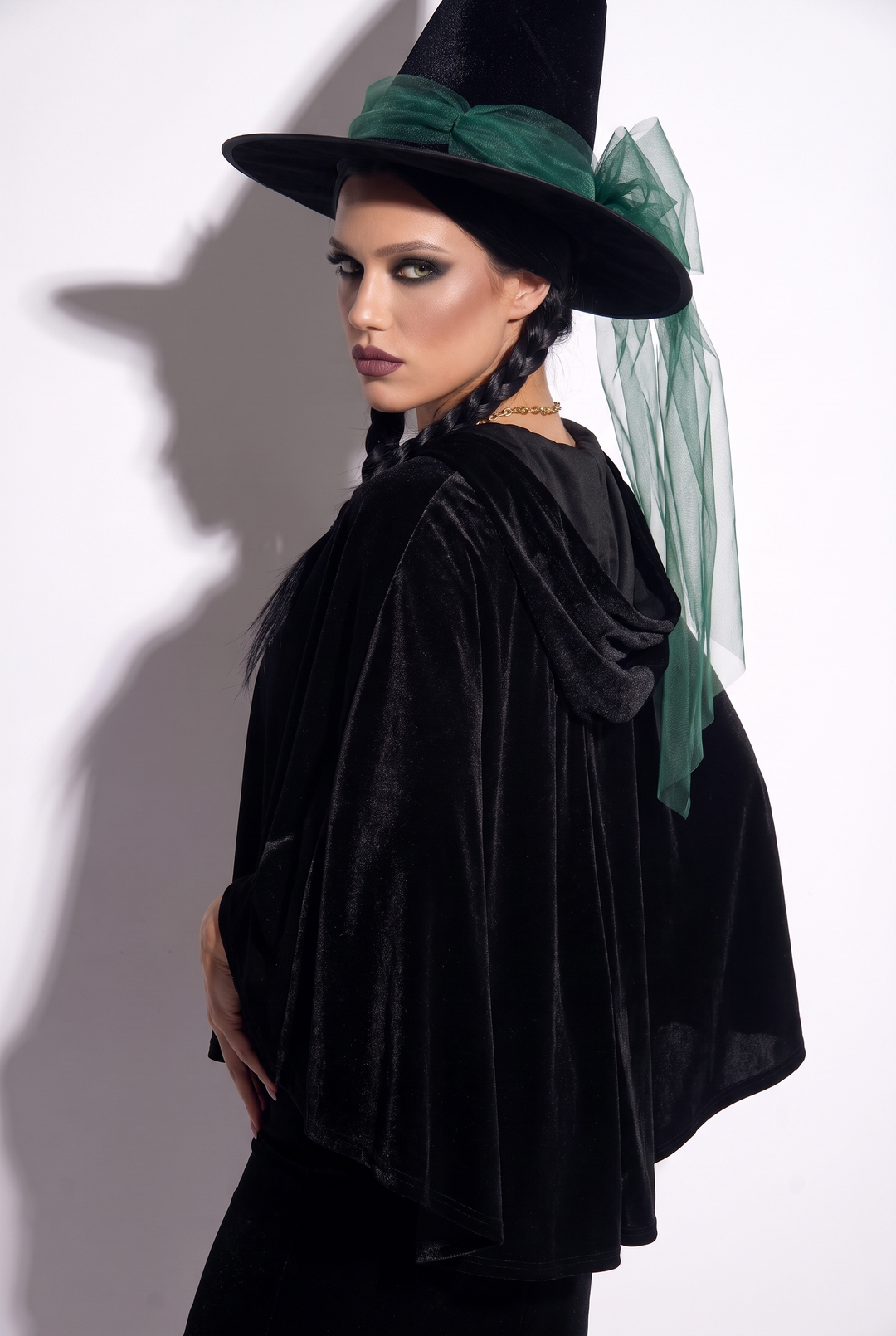 SOLACEBlack Velvet Hooded Cape Short Halloween Cosplay Cloak