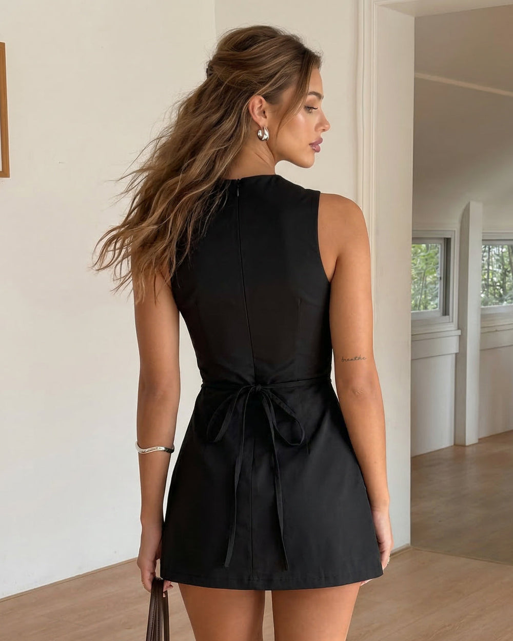 SOLACE  Black Keyhole Cutout Solid Color Slim Fit Mini Dress 