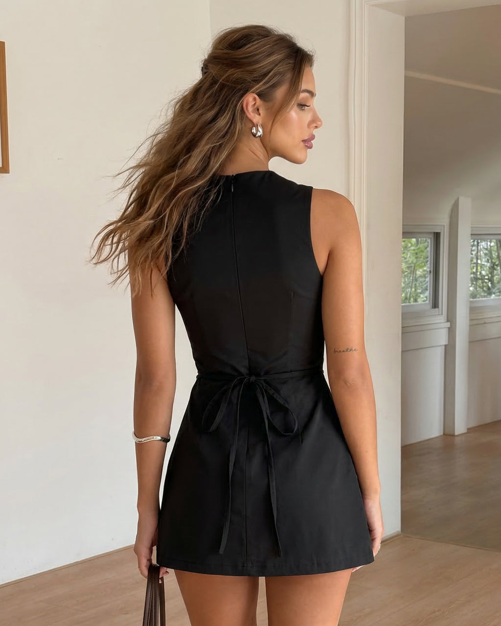 SOLACE  Black Keyhole Cutout Solid Color Slim Fit Mini Dress 