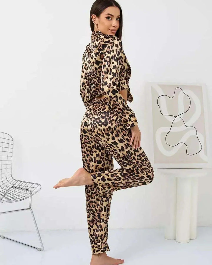 SOLACE CHICMature Leopard Print Long Pajama Set