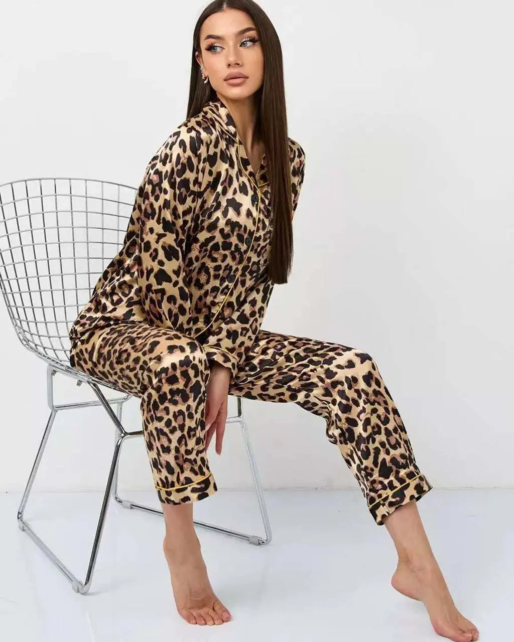 SOLACE CHICMature Leopard Print Long Pajama Set