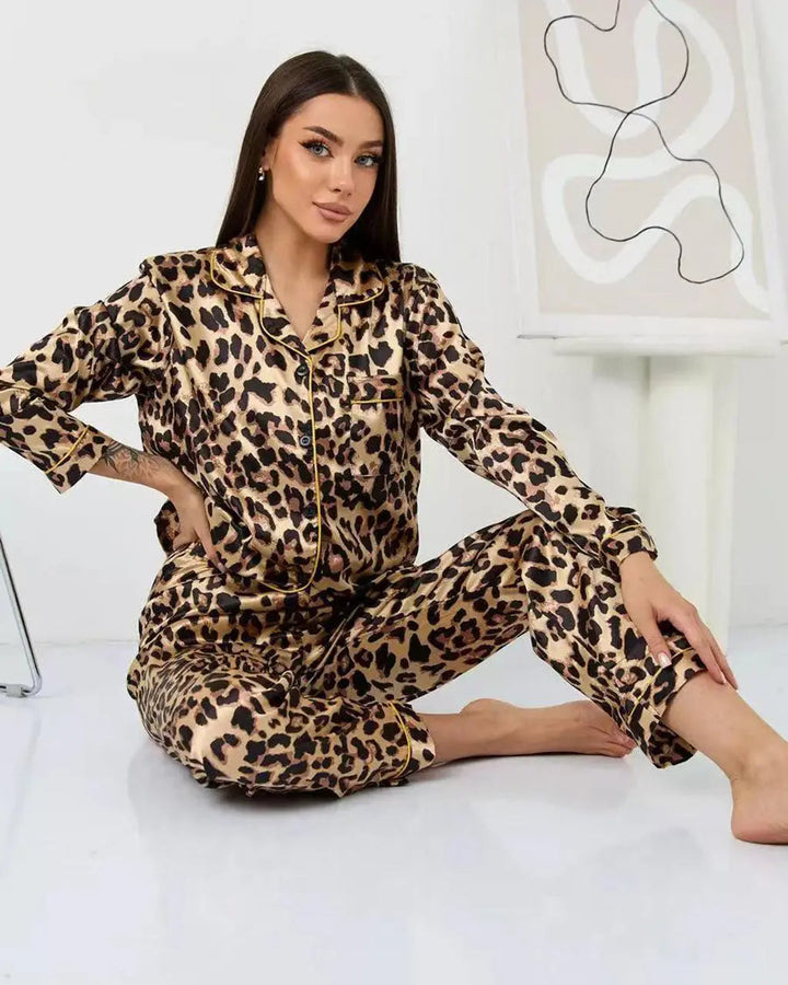 SOLACE CHICMature Leopard Print Long Pajama Set