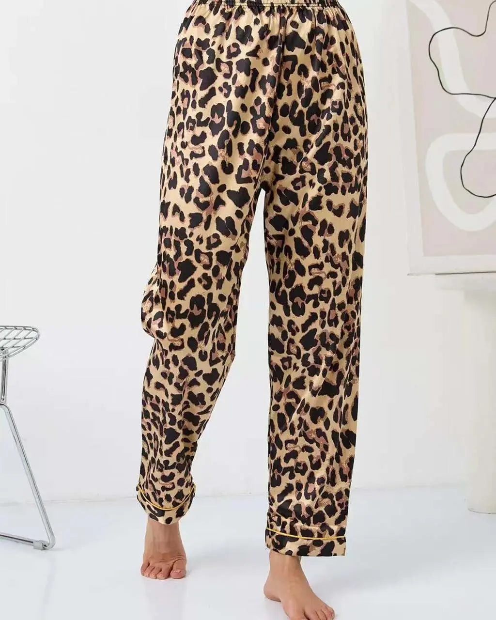 SOLACE CHICMature Leopard Print Long Pajama Set