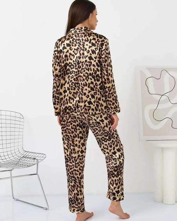 SOLACE CHICMature Leopard Print Long Pajama Set